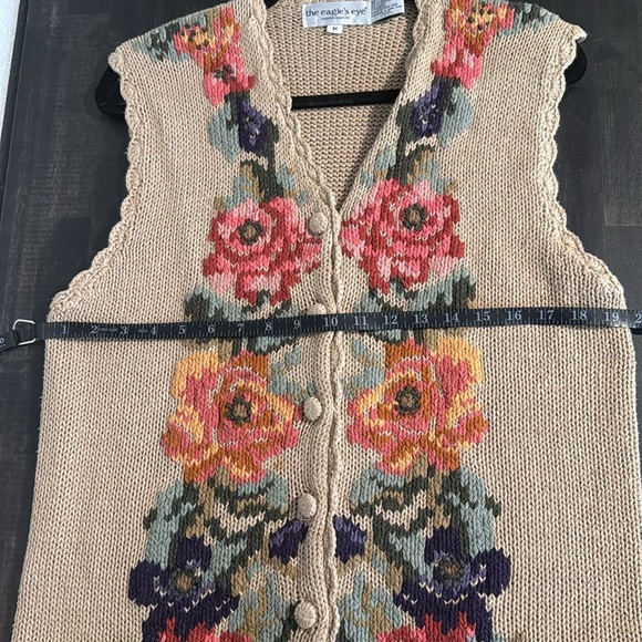 The Eagles Eye Tan Floral Button Down Sweater Vest Scallop Edge Size Medium - Picture 5 of 6